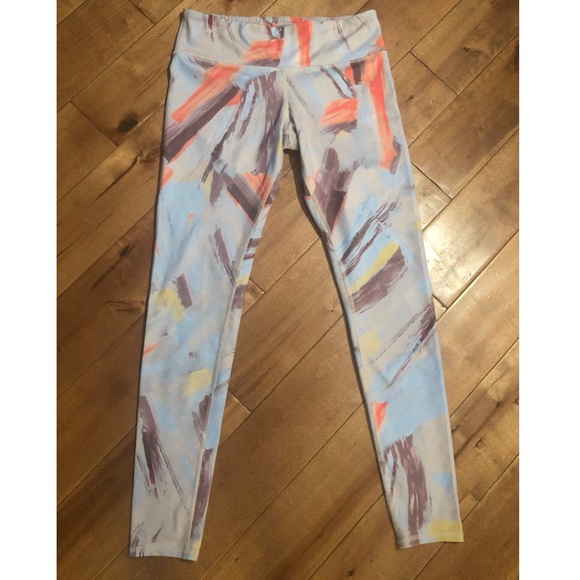 ALO Yoga Pants - Alo Yoga AirBrush Legging Size Medium